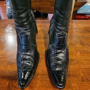 Womens Los Altos ostrich skin boots.
